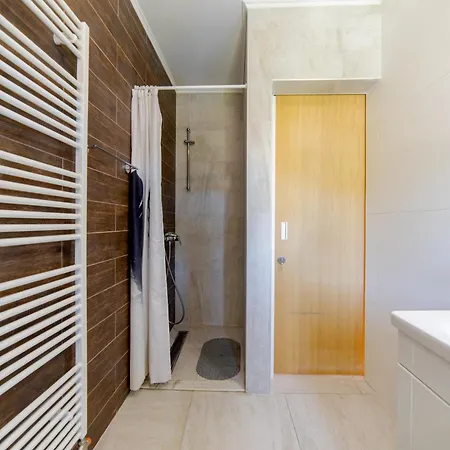 Apartment Merak Center Design *