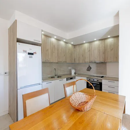 Merak Center Design Apartment