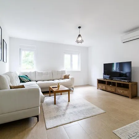 Merak Center Design Apartment *