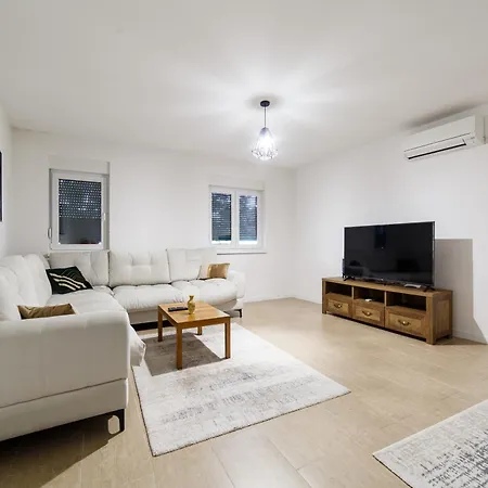 Merak Center Design Apartment *